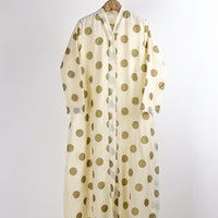 Load image into Gallery viewer, Robe Ivory with Gold Circles
