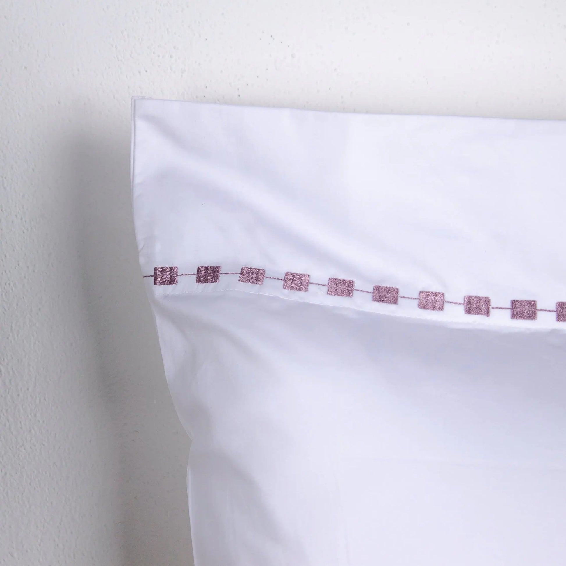 Kassatex White Lavender Pillowcase Set - Pieces SA