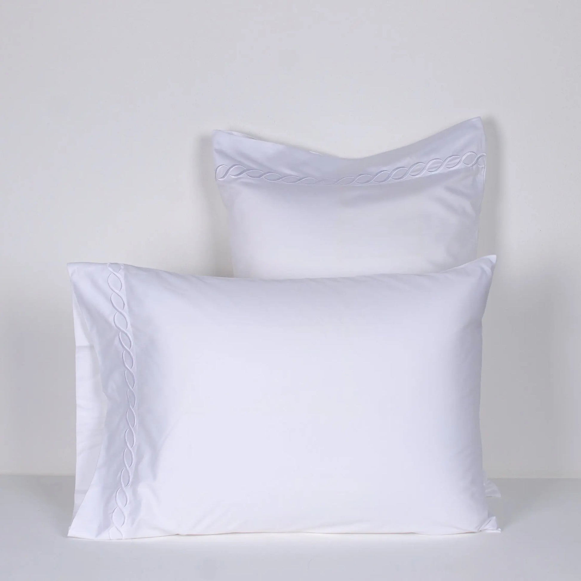 Kassatex White Stride Pillowcase Set - Pieces SA