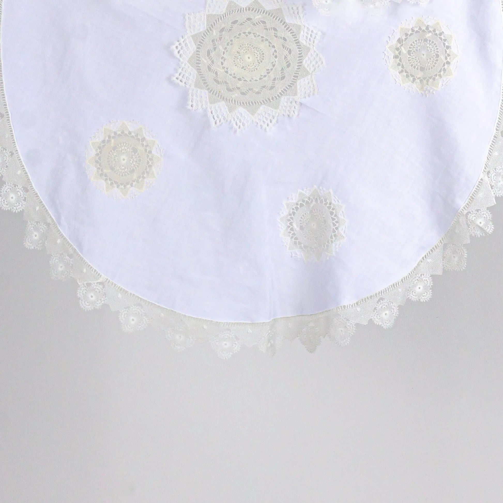 Coffee Table Cloth White Round - Pieces SA